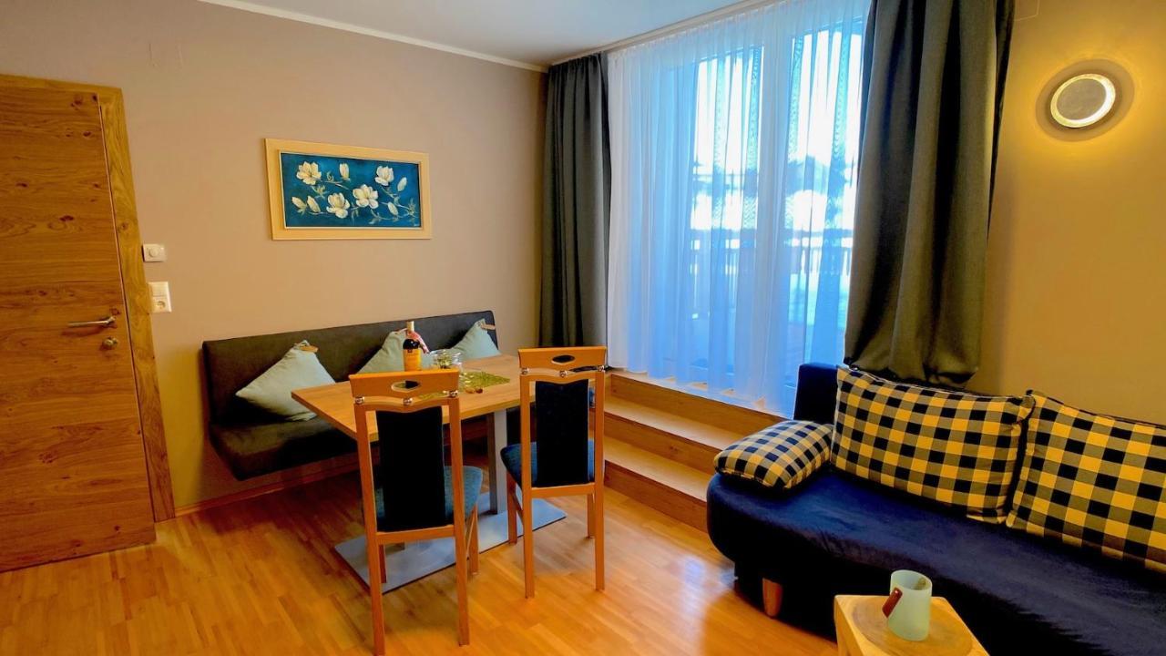 Erdhaeuser Und Apartments Mit Seeblick Und Alleinlage ไวส์เซินซี ภายนอก รูปภาพ