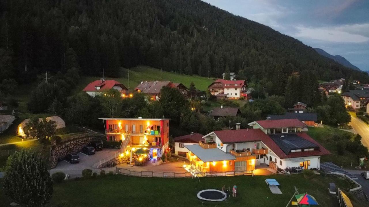 Erdhaeuser Und Apartments Mit Seeblick Und Alleinlage ไวส์เซินซี ภายนอก รูปภาพ